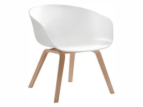 Stuhl - About a chair, weiß / Gestell Eiche, natur