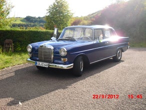 Oldtimer Mercedes Benz 230 / VW Käfer Cabrio