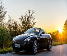 Aston Martin Cabrio als Hochzeitsfahrzeug