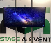 49 Zoll 4k Monitor – 2 Meter Ständer, tageslichtsichtbar.