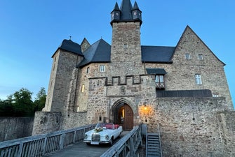Mercedes Benz SE Cabrio mit Chauffeur, Traum in weiß, Hochzeitsauto Oldtimer mitten in Deutschland mieten