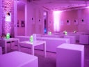 Individuelles Komplettset Lounge, Loungemöbel, Loungetisch weiß inkl. Raumbeleuchtung Loungebank Loungewürfel Loungetisch LED Spot
