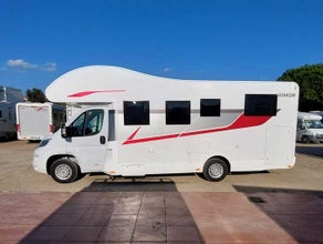Alkoven-Wohnmobil mit Einzelbetten