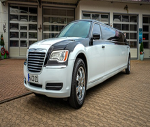 Chrysler 300C schwarz/weiß Stretchlimousine