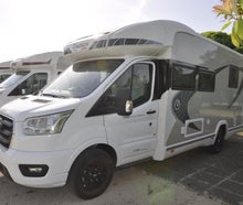 Teilintegriertes Wohnmobil mit 160cm Queensbett