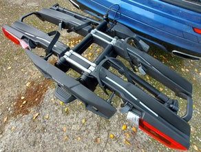 THULE-Fahrradträger für Dachmontage und Anhängerkupplung. Ab 2,- / Tag