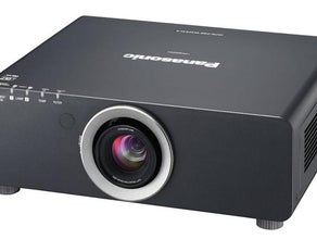 Professioneller, sehr heller Full HD Beamer mit 6000 Ansi Lumen
