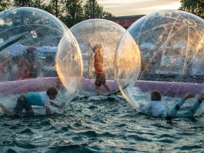 Wasserlaufbälle für Aquazorbing (Wasserball) mieten