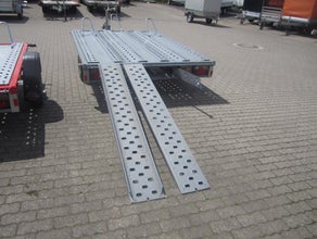 Motorrad Anhänger Vermietung bis zu 6 Motorräder. PKW Anhänger. PKW Trailer Boot Transport Wohnwagen TransportAnhänger Mieten PKW Anhänger Autotransport Kofferanhänger Motorrad Anhänger Trailer Planen Anhänger Kipper