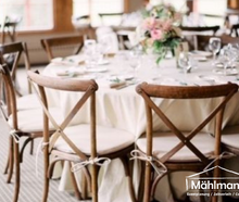Vintage Crossback-Holzstuhl in braun mit Sitzkissen - Stuhl - Hochzeit & Event