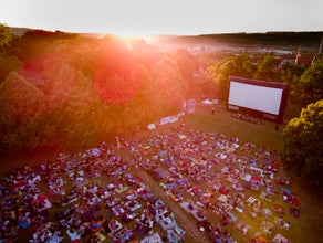 Open-Air-Kino Komplett-Paket mit DCI-Kino-Projektor 20.000 Lumen