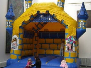 Hüpfburg Camelot oder Hüpfhaus