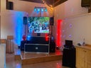 86" Zoll Flachbildfernseher im Rollencase mit Automatik Lift