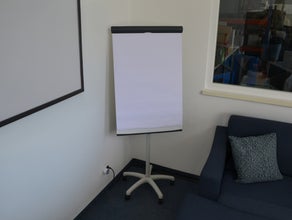 Flipchart, magnetisch, m. Rollen, weiß