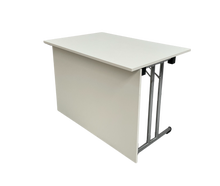 Konferenztisch rechteckig 1,2x 0,8 m mit Blende mieten – Miettisch, Eventtisch, Veranstaltungstisch