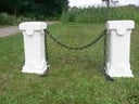 Griechische Säule mit Kette, Abgrenzung,  Antik