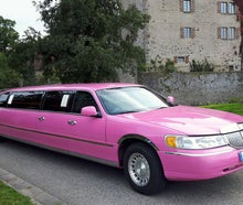 Stretchlimousine Lincoln Tow Car Pink mit Chauffeur für 8 Personen