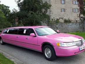Stretchlimousine Lincoln Tow Car Pink mit Chauffeur für 8 Personen