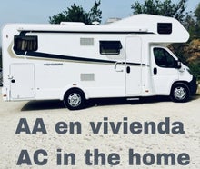 GROSSE ALKOFEN-WOHNMOBIL WEINSBERG CARAHOME KLIMAANLAGE IM WOHNBEREICH.