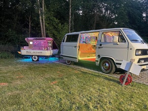 Der glitzernde Fotoboxbus mit Photobooth / Fotobox