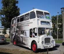 Exklusiver Londonbus - mit seitlicher Bühne, Londonbus, Roadshow, Event, Messestand, Promotionbus, promotional bus, Truck,