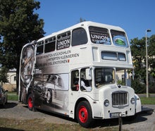 Exklusiver Londonbus - mit seitlicher Bühne, Londonbus, Roadshow, Event, Messestand, Promotionbus, promotional bus, Truck,