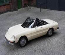 Oldtimer Alfa Romeo Spider 2000