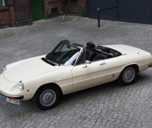 Oldtimer Alfa Romeo Spider 2000