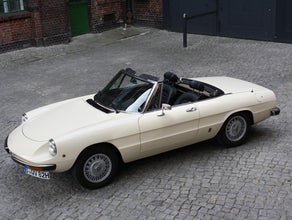 Oldtimer Alfa Romeo Spider 2000