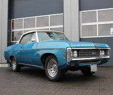 Chevrolet Impala Cabrio '69 | blau mit weißem Verdeck - Ideal für eine Tour