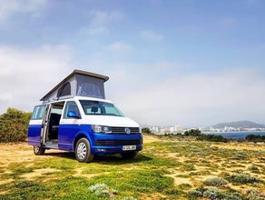 Volkswagen Kombi „Luxy“ - Kastenwagen mit Aufstelldach für 4 Personen