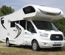 Familienwohnmobil der Extraklasse mit riesiger Heckgarage