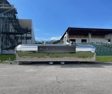 Airstream lookalike "Silver Trailer"