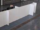 Messebau Trennwände Rückwände weiße Wände mit Aufbau