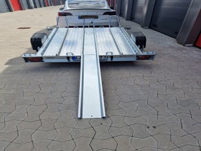 Motorradanhänger mit Kippfunktion für 3 Motorräder 750kg inklusive Spanngurte