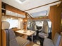 Carado T 132 mit integriertem Doppelbett und großem Heckraum für Gepäck - Galerie - Bild 3