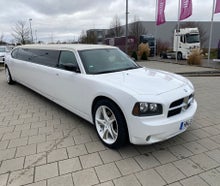 Stretchlimousine Dodge Charger weiss mit Chauffeur+TOP Ausstattung+Professioneller Service. -EliteLimos-