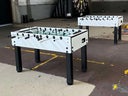 ⚽ Tischkicker in weiß – Der Eyecatcher für Ihre Marke und Events! - Galerie - Bild 1