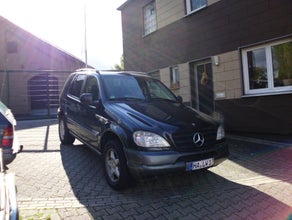 Mercedes ML - Geländewagen mit Anhängekupplung - Jeep Allrad