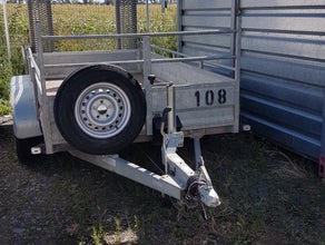 Baumaschinenanhänger: Überlader mit Auffahrrampe - Nutzlast: 2.200 Kg