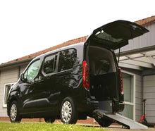 Opel Combo / VW Caddy mit Rollstuhlrampe - 5 Sitzer