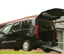 Opel Combo / VW Caddy mit Rollstuhlrampe - 5 Sitzer