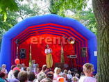 Bühne mit aufblasbarem Dach