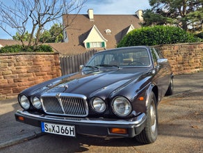 Edlen Jaguar Oldtimer aus den 80ern als Hochzeitsauto mieten. Selbstfahrer oder mit Chauffeur!