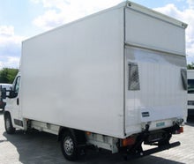 Transporter MAXI mit Hebebühne