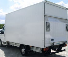 Transporter MAXI mit Hebebühne