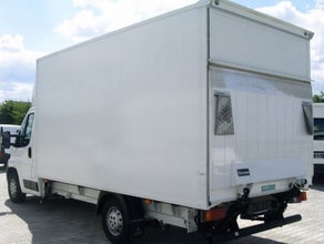 Transporter MAXI mit Hebebühne