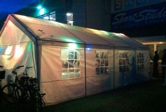 Partyzelt  4 x 8 mtr., Festzelt, Zelt, Pavillon, mit Platz für bis zu 64 Personen