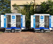 Winterfester VIP Toilettenwagen komplett Autark mit Frisch- und Abwassertank / Solaranlage Vacuum