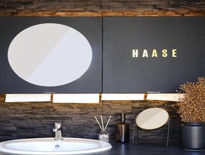 HAASE - Autarker Luxus Toilettenwagen